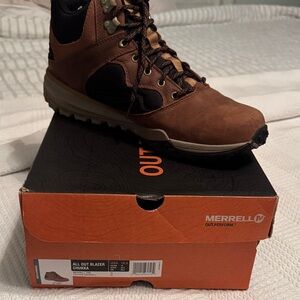 Merrell Men's Tan and Black Chukka Boots